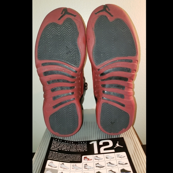 Air Jordan 12 Retro - Picture 6 of 7